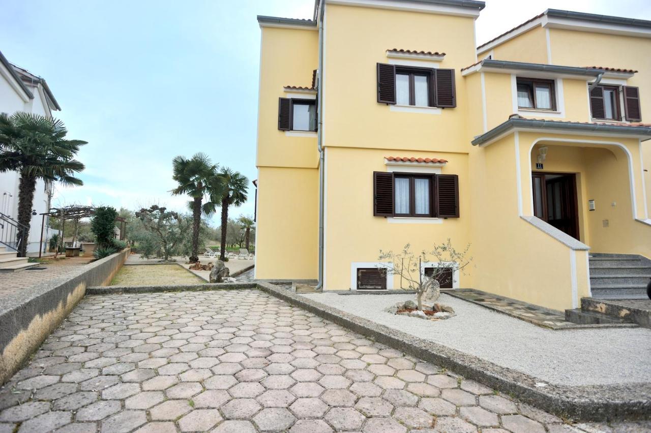 Apartment Vinja Porec - Privat Garden - Whirlpool 외부 사진