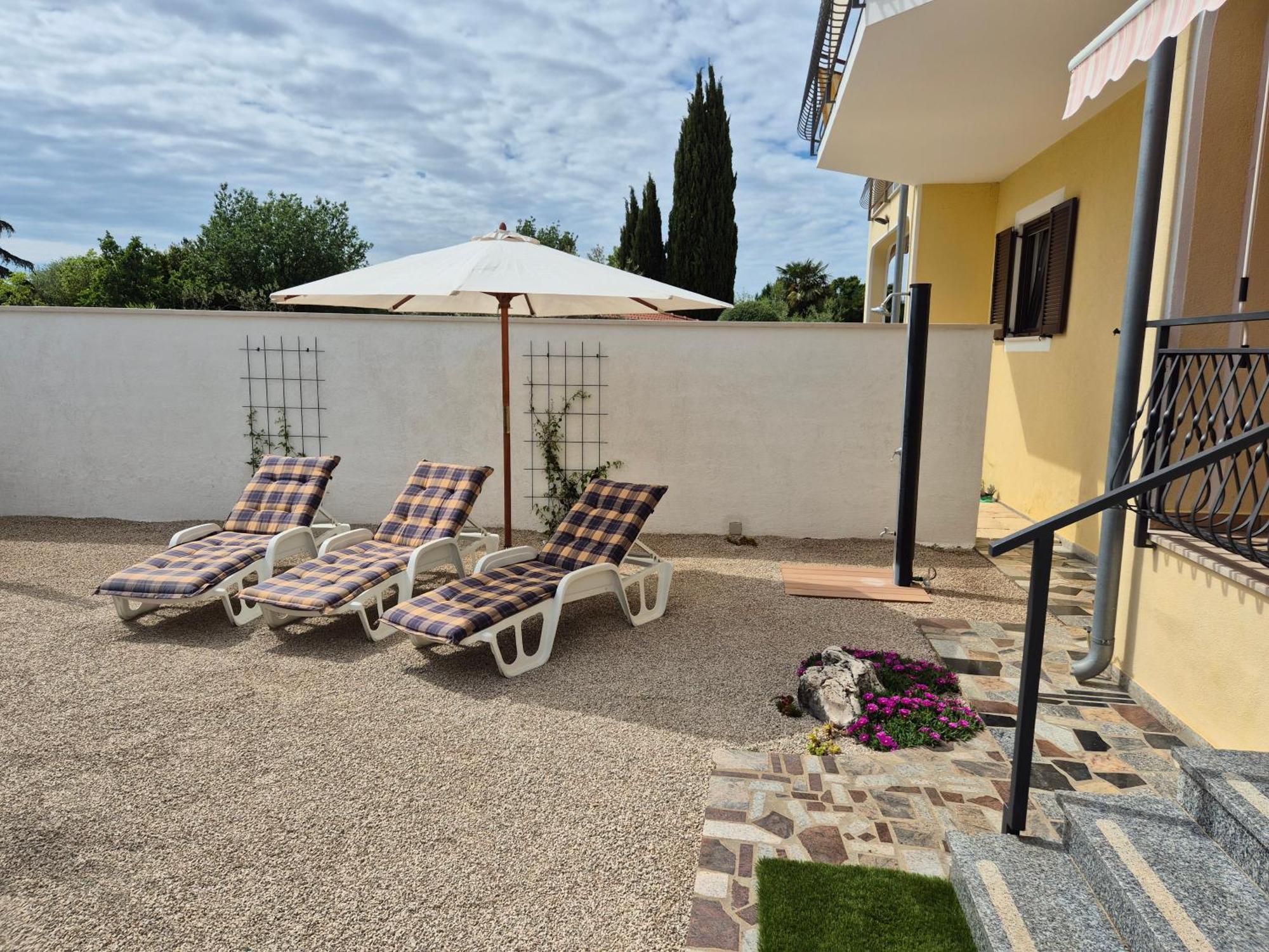 Apartment Vinja Porec - Privat Garden - Whirlpool 외부 사진