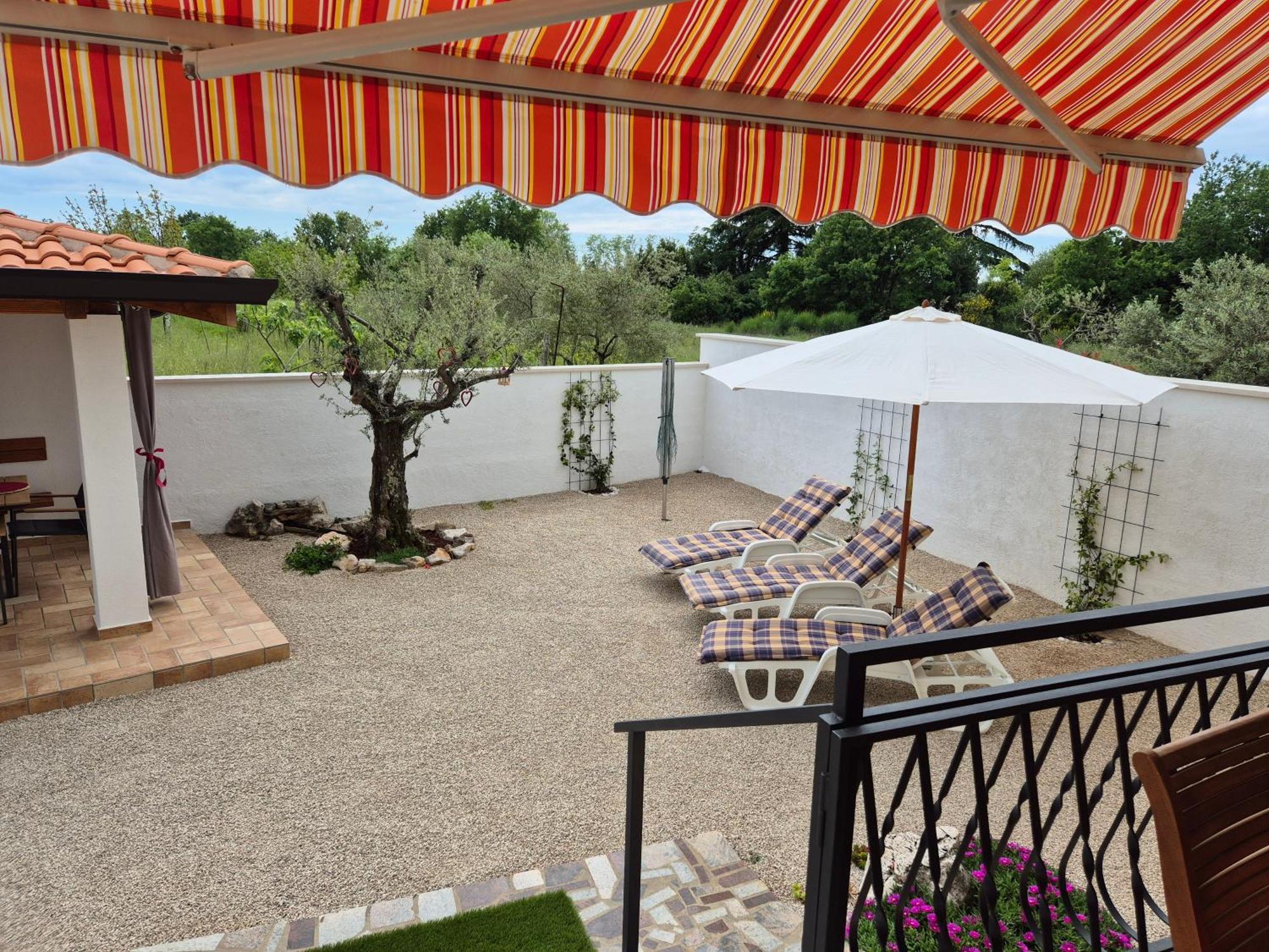 Apartment Vinja Porec - Privat Garden - Whirlpool 외부 사진