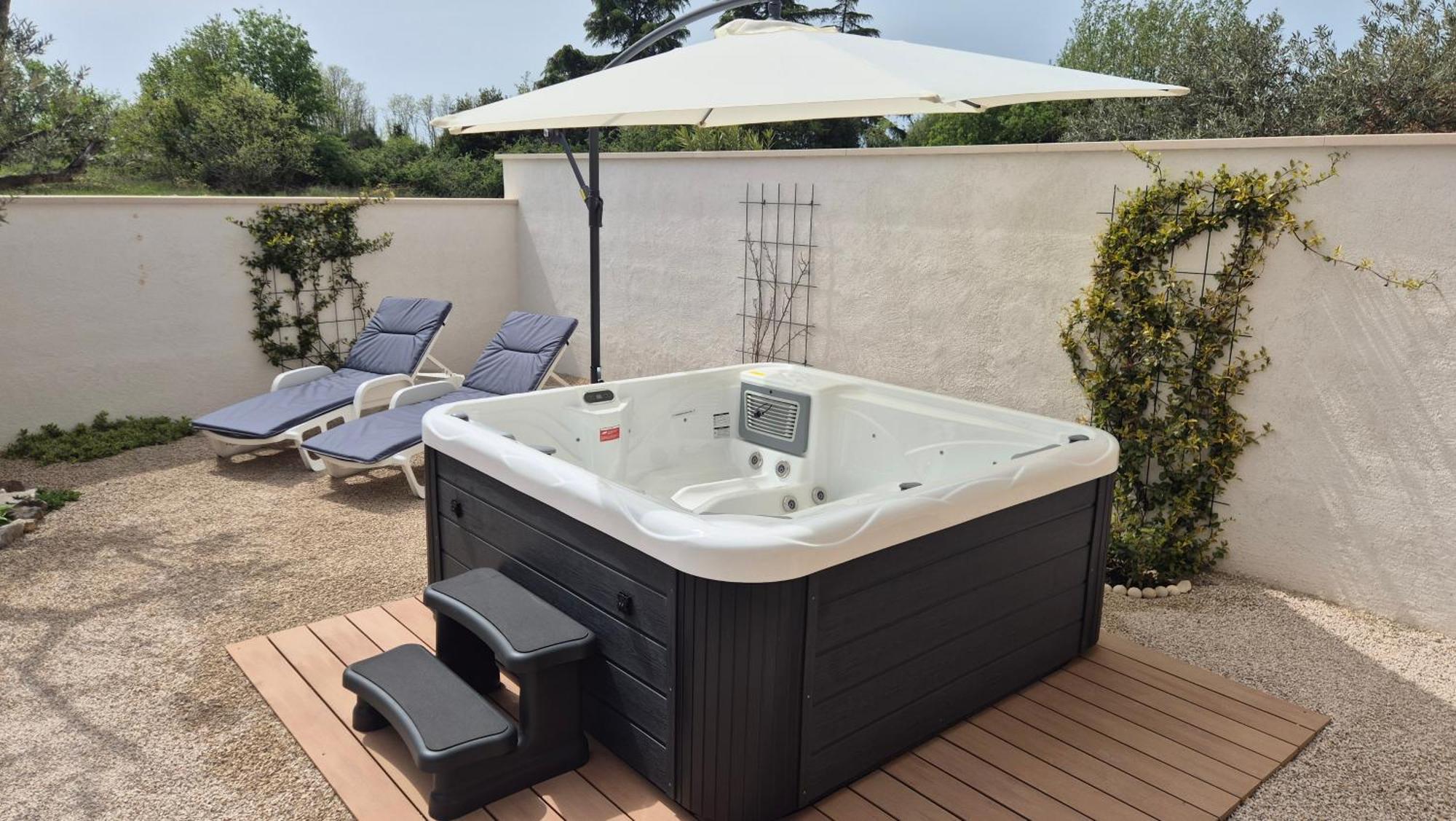 Apartment Vinja Porec - Privat Garden - Whirlpool 외부 사진